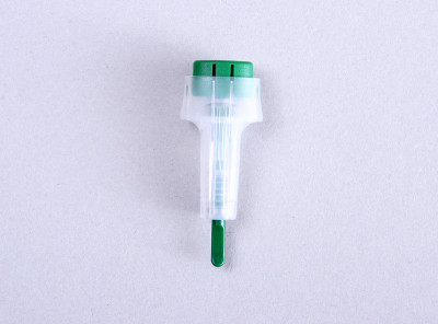 一套实验室用品。培养皿，分光光度计，血液测试，试管，