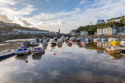 Porthleven美丽的康沃尔渔村