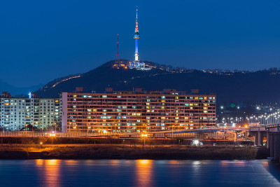 韩国，晚上的首尔，韩国城市的天际线