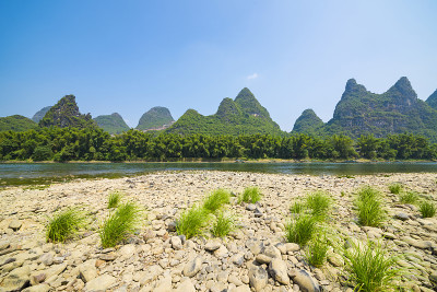 地貌、漓江、桂林喀斯特山区。桂林山水，阳朔县，中国广西