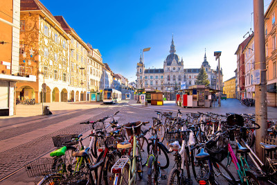 Graz Hauptplatz城主广场降临视图，奥地利施泰尔马克地区