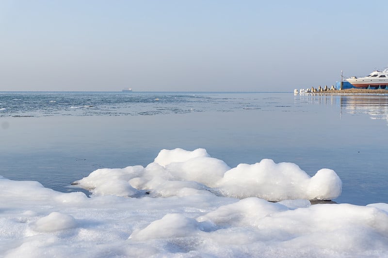 海参崴冰冷的海水