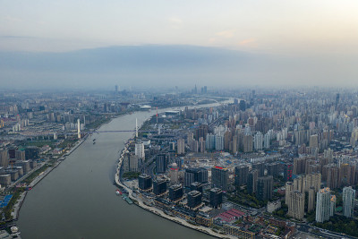 中国上海，无人机拍摄的浦东黄昏