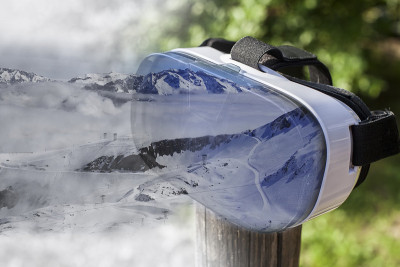 VR头盔滑雪中心双曝光