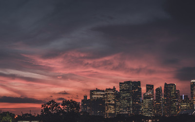 美丽的云在新加坡城市景观