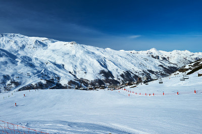 冬天有雪的山