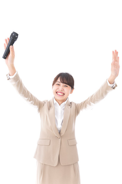 女性成为候选人