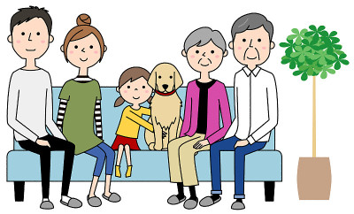 家人在沙发上休息