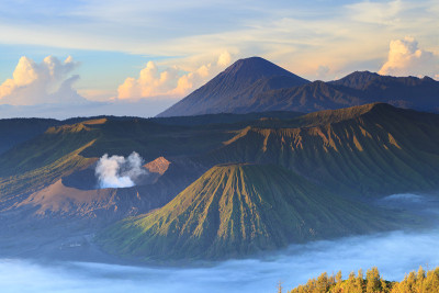 腾格里塞缪国家公园的布罗莫山