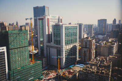美丽的广角鸟瞰图的广州，广东，中国与天际线和风景以外的城市，从观景台