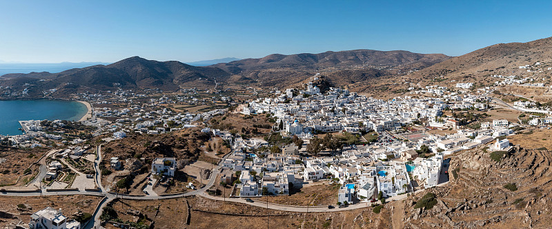 希腊的Ios岛，Cyclades。乔拉镇全景无人机拍摄