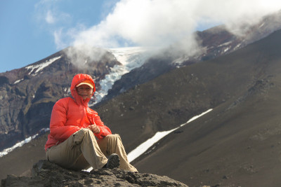 女人和火山