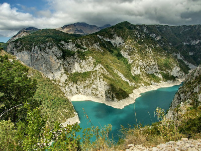 湖和山