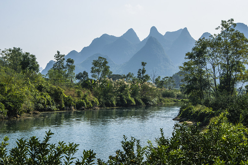 喀斯特山川风光