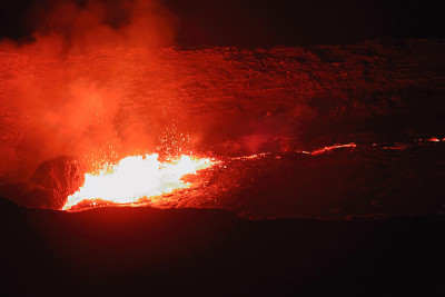 埃尔塔阿勒火山——达纳基尔-埃塞俄比亚燃烧的熔岩湖。0213
