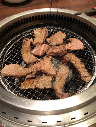 烤架上的和牛