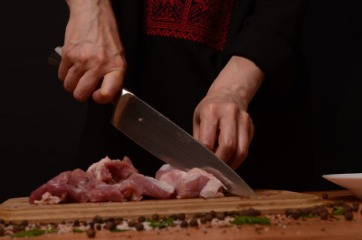 绞肉机与新鲜的肉末