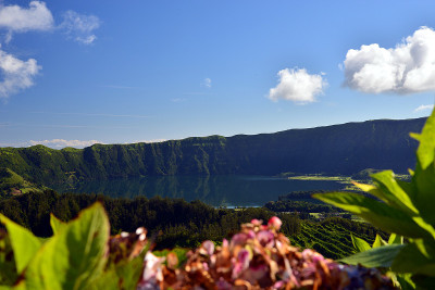 这是拥有火山口的山谷