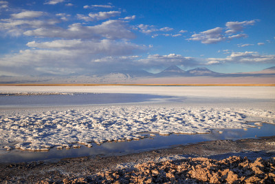 智利圣佩德罗德阿塔卡马的泻湖Tebinquinche landscape