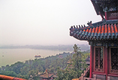 中国北京颐和园万寿山鸟瞰图。