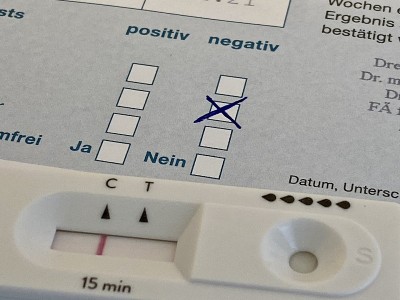 快速冠状病毒抗原检测阴性