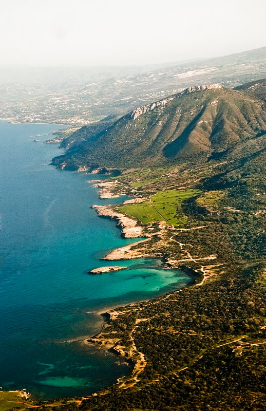 地中海海岸线鸟瞰图