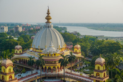 Srila prabhudi的Samadhi报道。Mayapur,印度