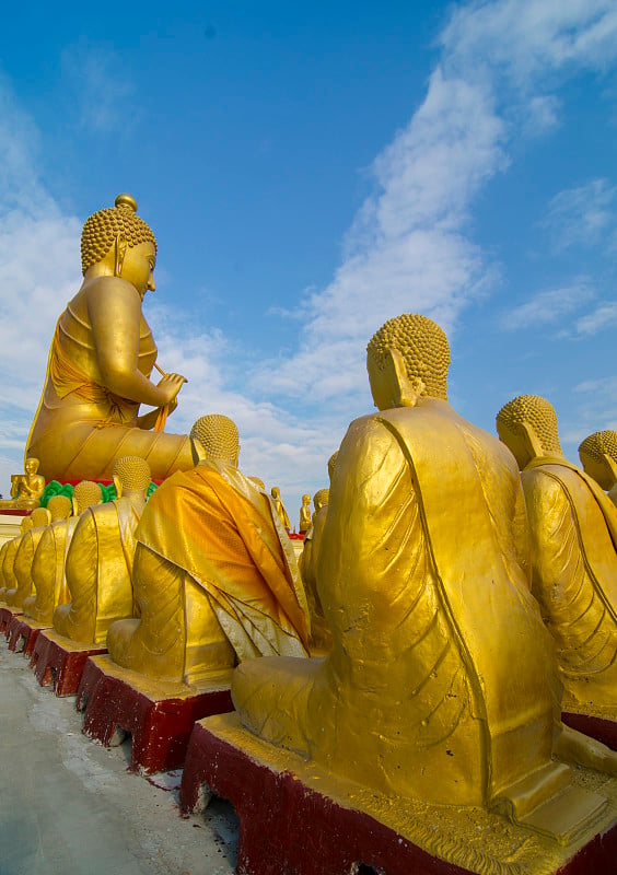 Makha Bucha, 1250名弟子塑像，泰国Nakhonnayok