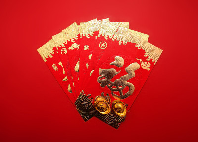 红色的包