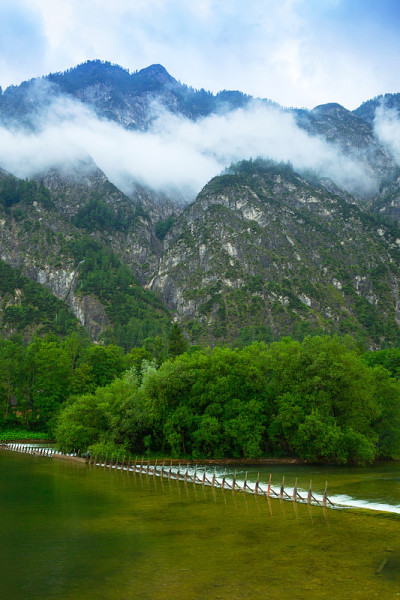 阿尔卑斯山的格伦德湖风景