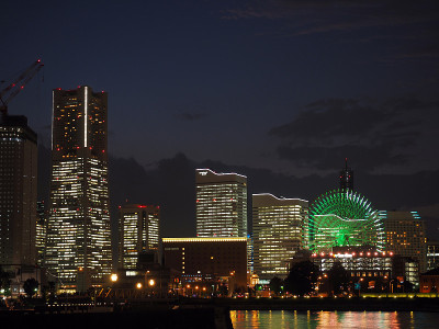 横滨港Minatomirai地区的夜景