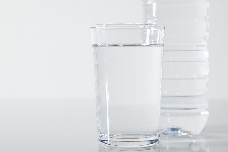 水