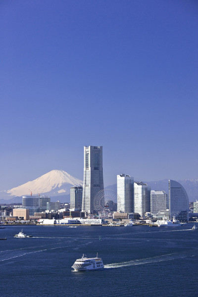 港人未来21号建筑和富士山