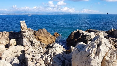 法国南部昂蒂布角的风景