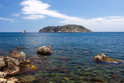 西班牙布拉瓦海岸小镇L estartt附近美丽的海景