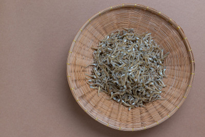亚洲菜肴中的晒干凤尾鱼