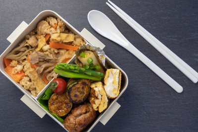Seasoned rice with Maitake lunch (square, black ba