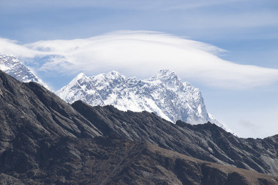 喜马拉雅山8848米和Lhotse 8516米在gokyo湖附近的gokyo里峰在珠峰大本营徒步尼泊