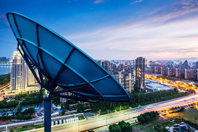 抛物面卫星碟形空间技术接收器图片