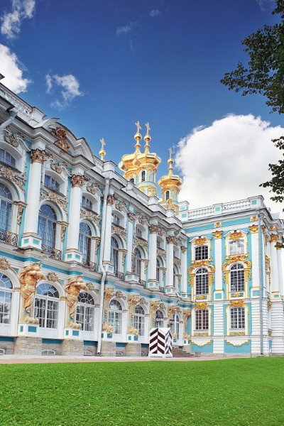 凯瑟琳的宫殿大厅在Tsarskoe Selo(普希金)。