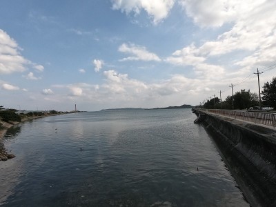冲绳中部的海滨景色