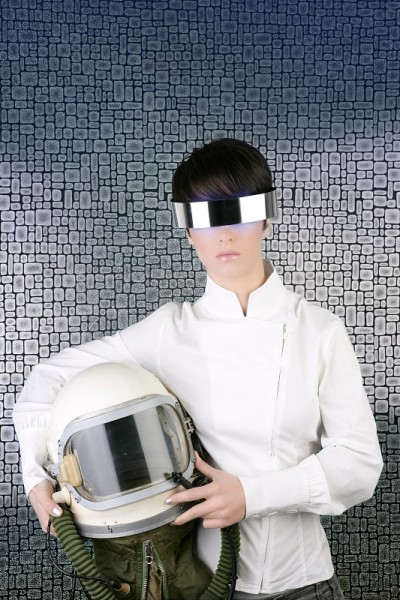 未来的宇宙飞船，头盔女宇航员