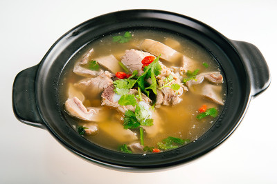 肉骨茶——马来西亚炖猪肉和草药汤