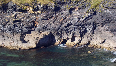 Boscastle悬崖小径，海港和海岸线