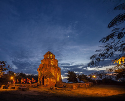 Po Nagar Cham Towers, Nhan tower，越南