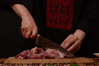 绞肉机与新鲜的肉末