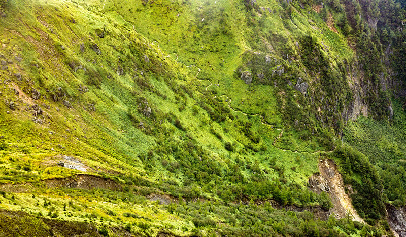 山间的小路