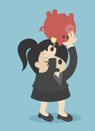 女商人在存钱罐里捡硬币