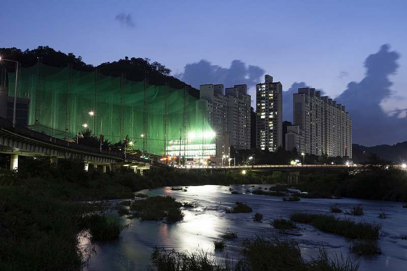 美丽的安阳河夜景