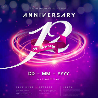 12周年纪念标志模板紫色抽象未来主义空间背景。第十二现代科技设计庆祝数字与高科技网络数字技术概念设计
